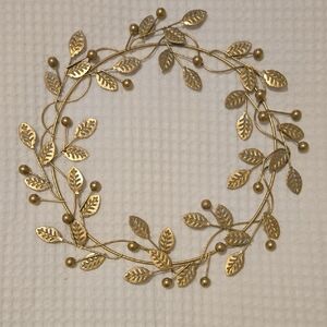 The Jilly Box Canvas & Decor Wreath